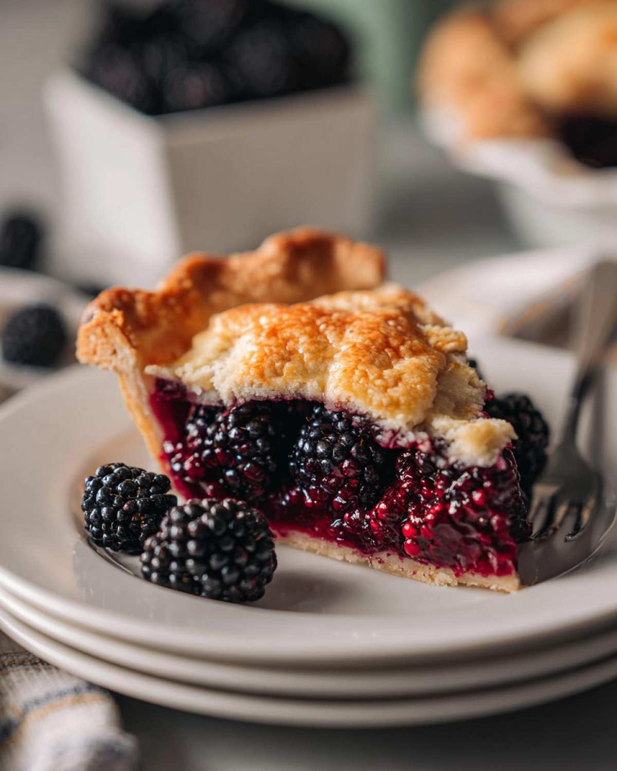 Black Raspberry Pie (Fresh Summer Berries) - detail 4