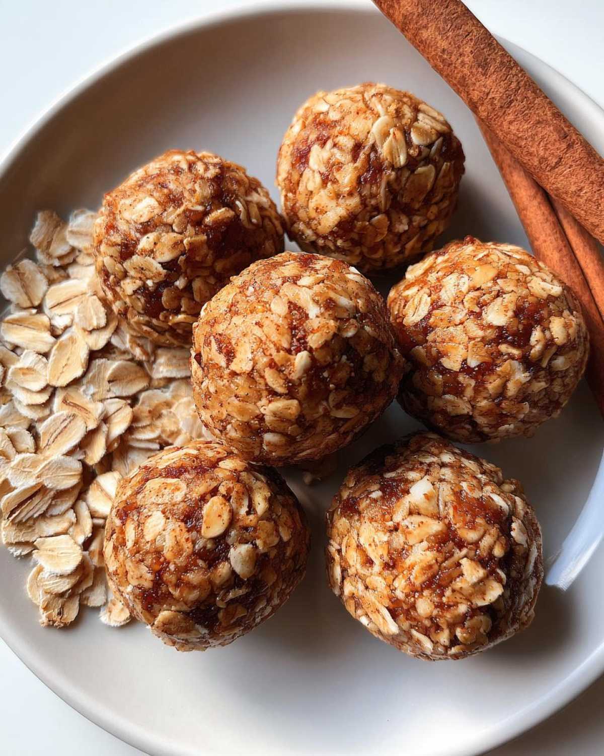 Cinnamon Apple Energy Bites (No-Bake) - detail 1