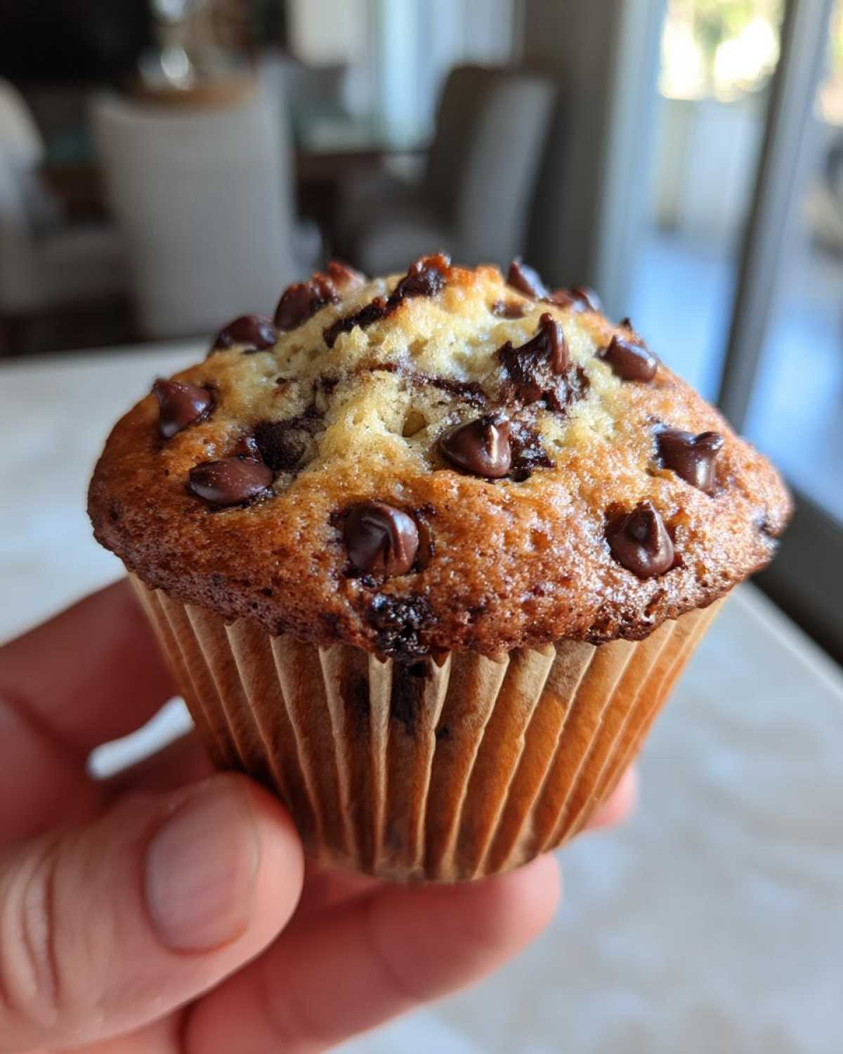 Classic chocolate chip muffins - detail 2