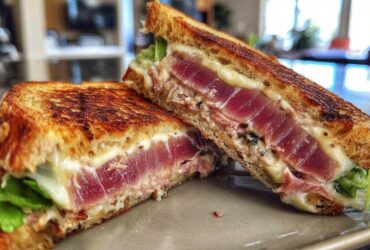 Grilled tuna sandwich