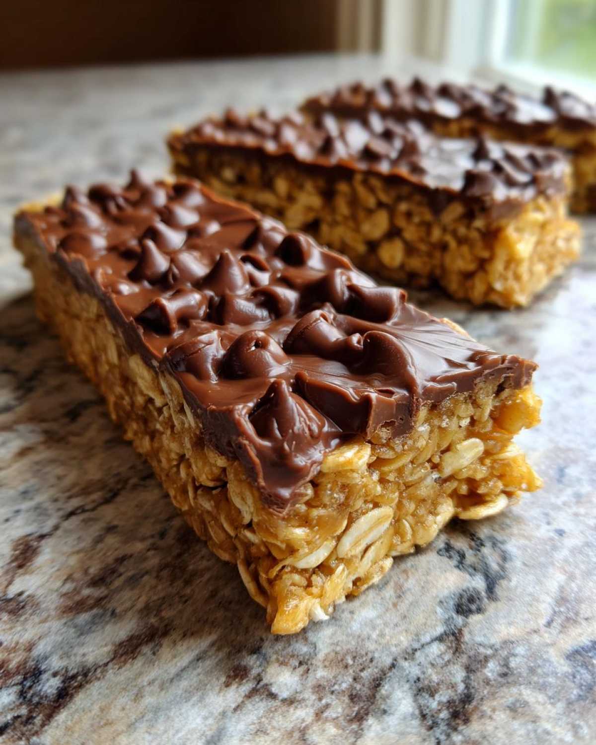 No-Bake Chocolate Chip Granola Bars - detail 1