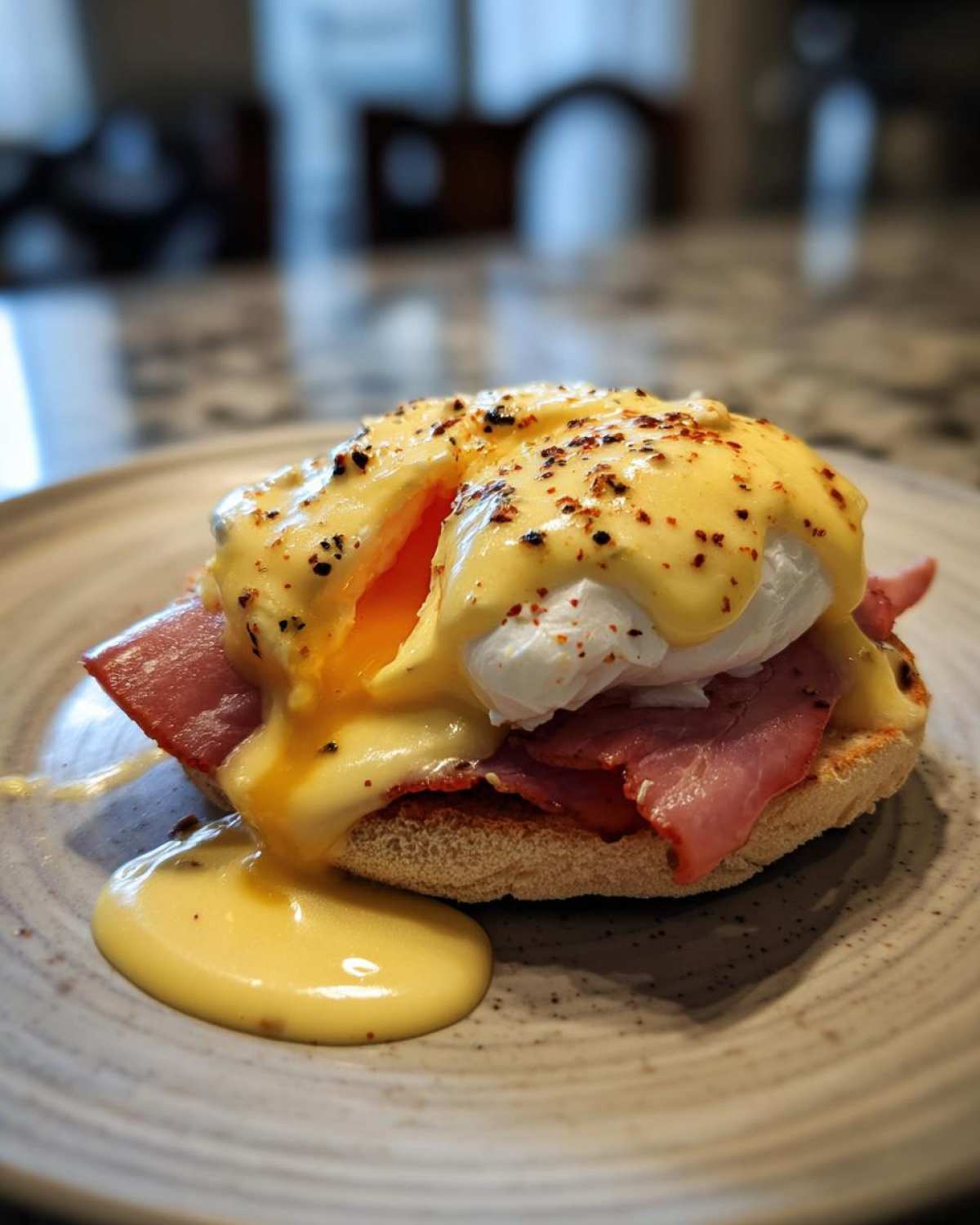 Eggs Benedict - detail 2