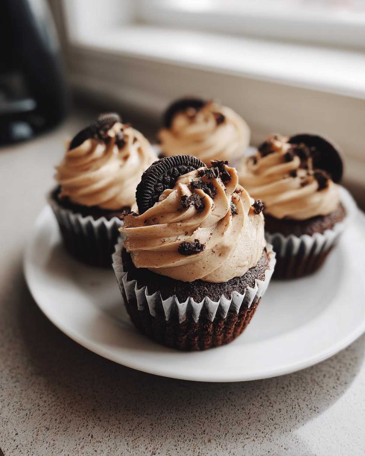 Oreo & Peanut Butter Brownie Cupcakes - detail 1