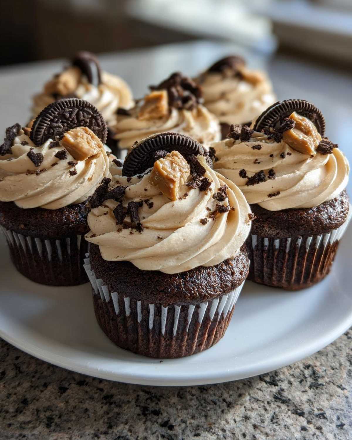 Oreo & Peanut Butter Brownie Cupcakes - detail 4