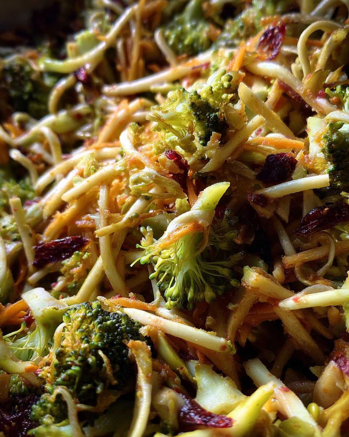 Oriental Ramen Broccoli Slaw - detail 3