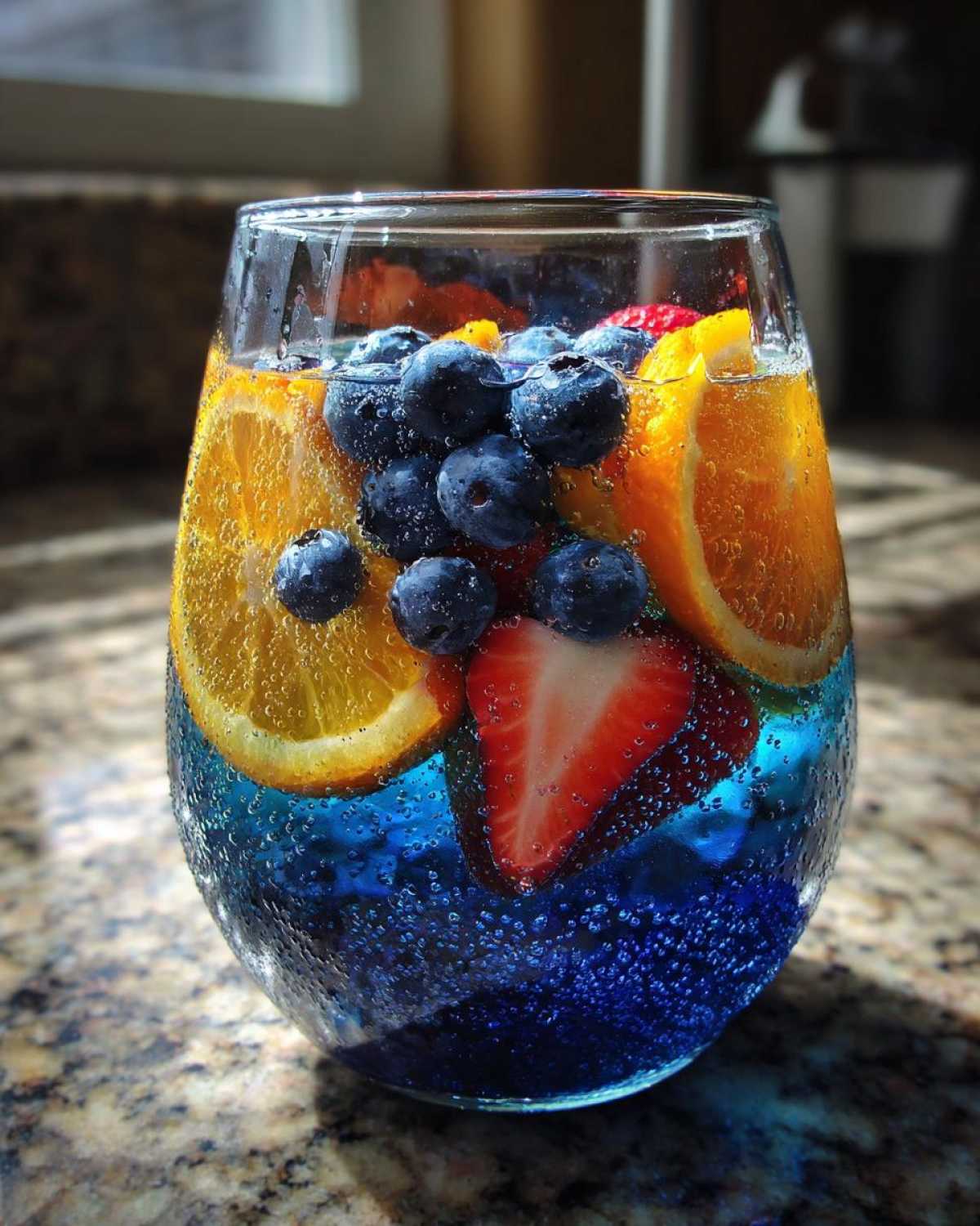 Pacific Blue Sangria - detail 1