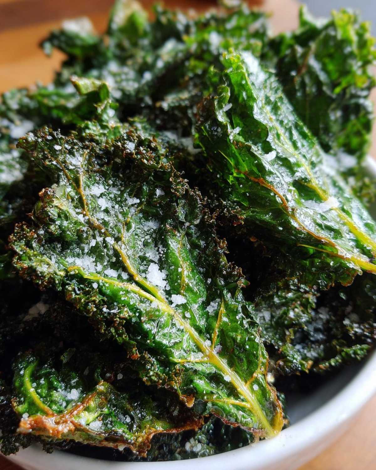 Garlic Parmesan Kale Chips That Actually Satisfy - detail 2