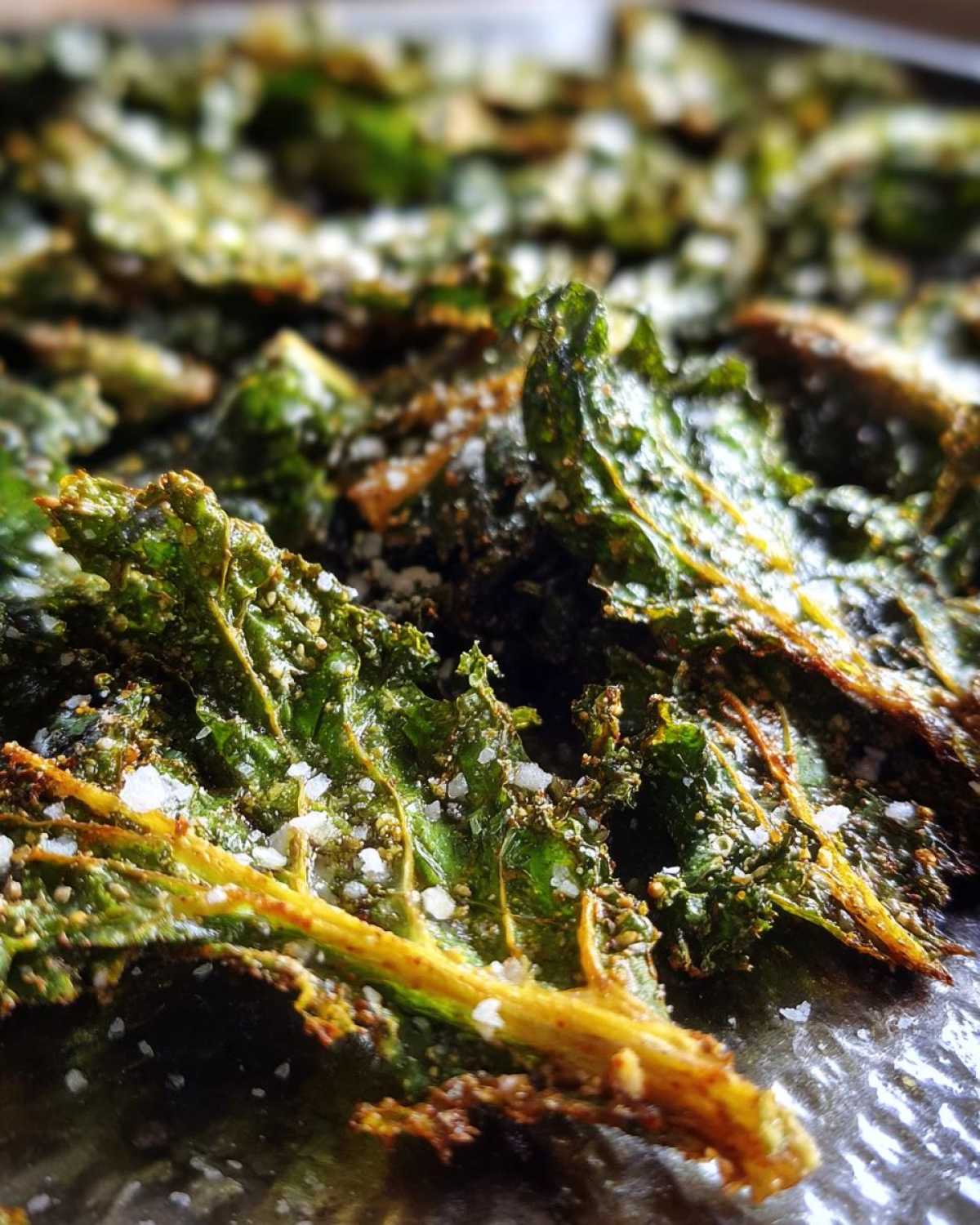 Garlic Parmesan Kale Chips That Actually Satisfy - detail 3