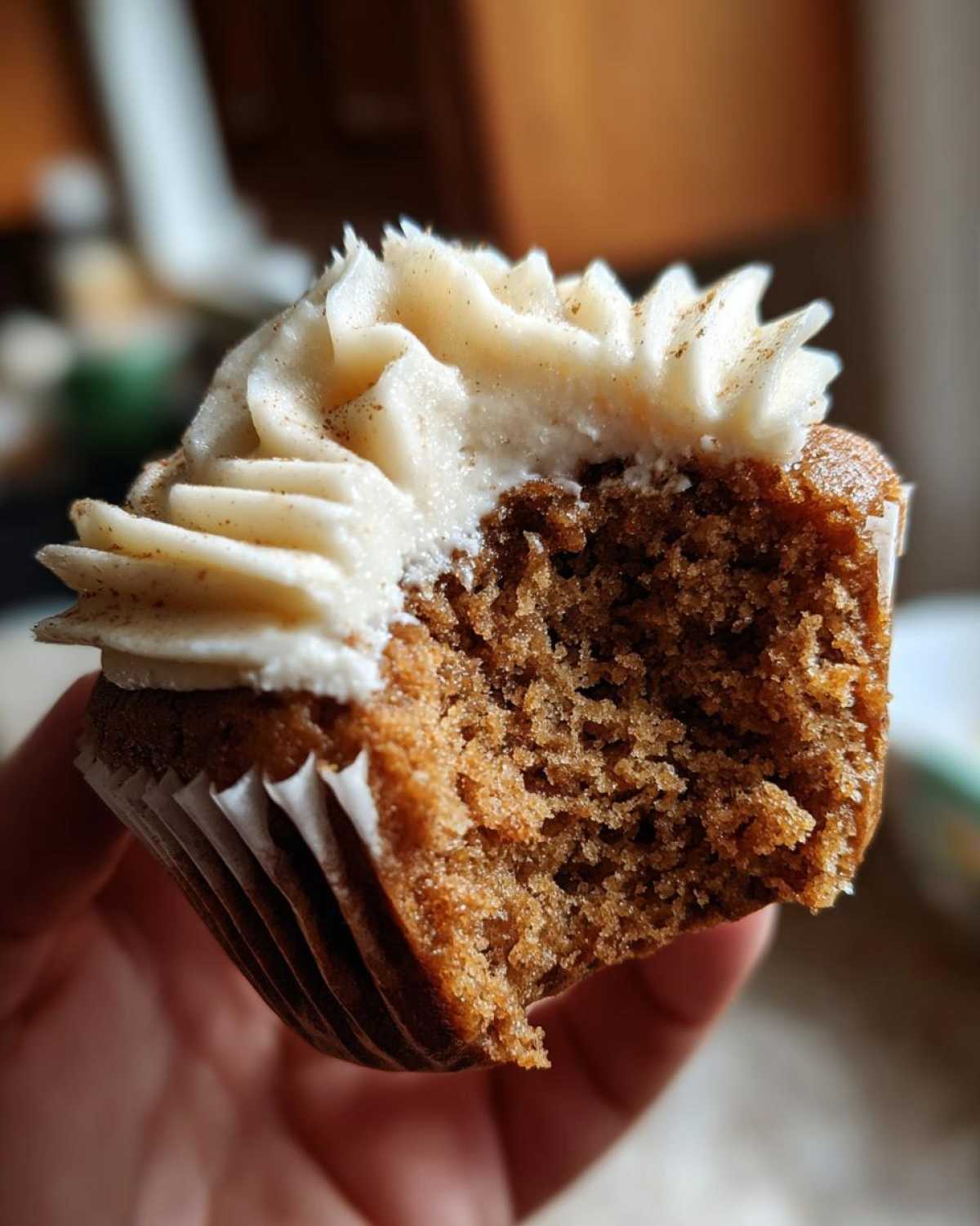 Gingerbread Latte Cupcakes with Cream Cheese Frosting - detail 1