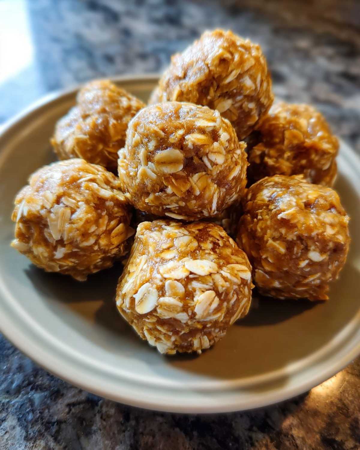 Peanut Butter Banana Energy Bites (No Bake) - detail 4