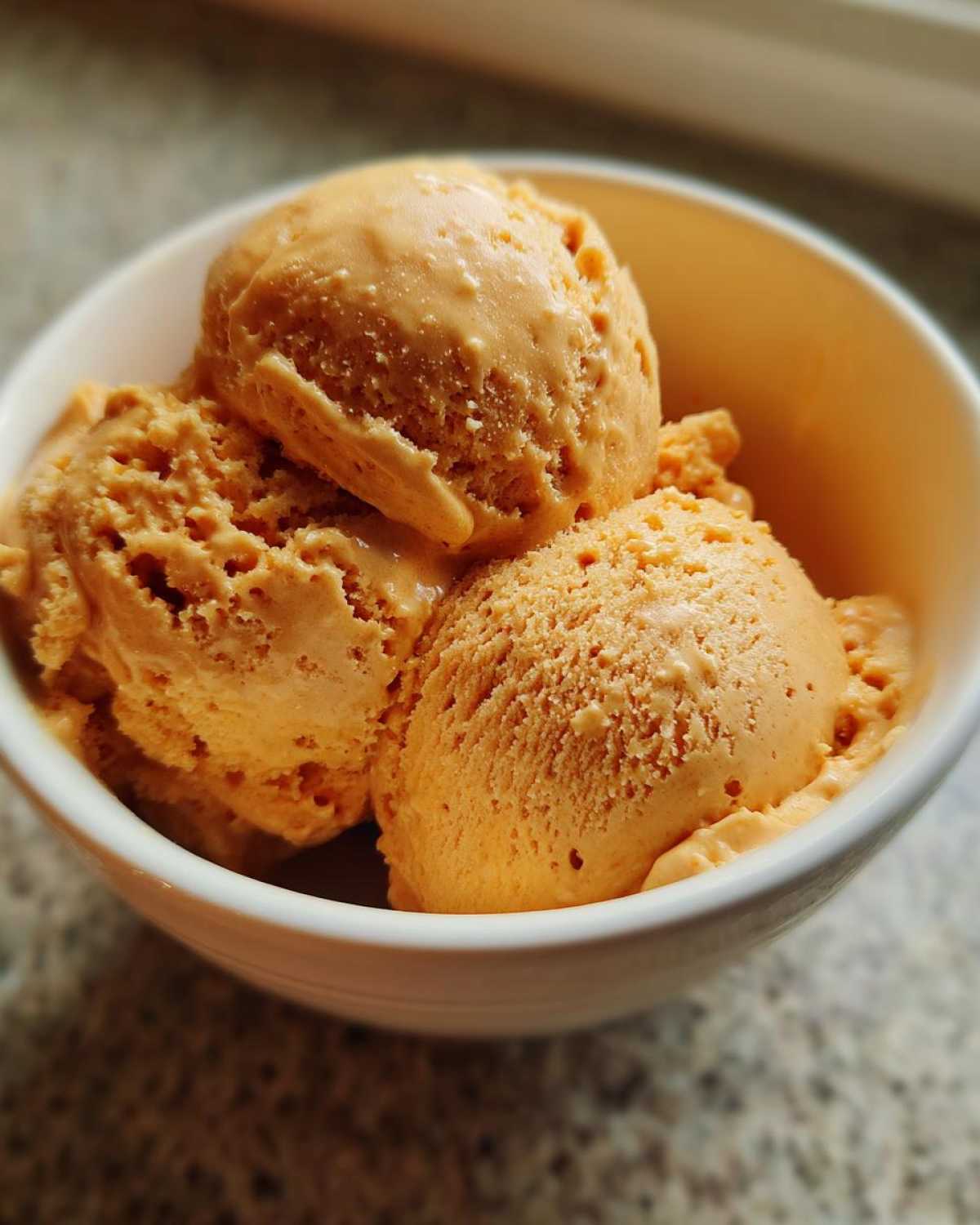 Pumpkin Spice Latte Ice Cream (No Churn) - detail 4