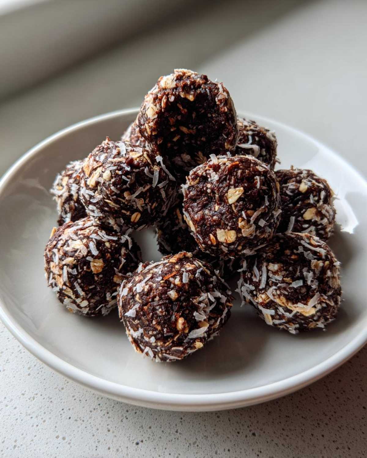 Crunchy Chocolate Coconut Bites - detail 1