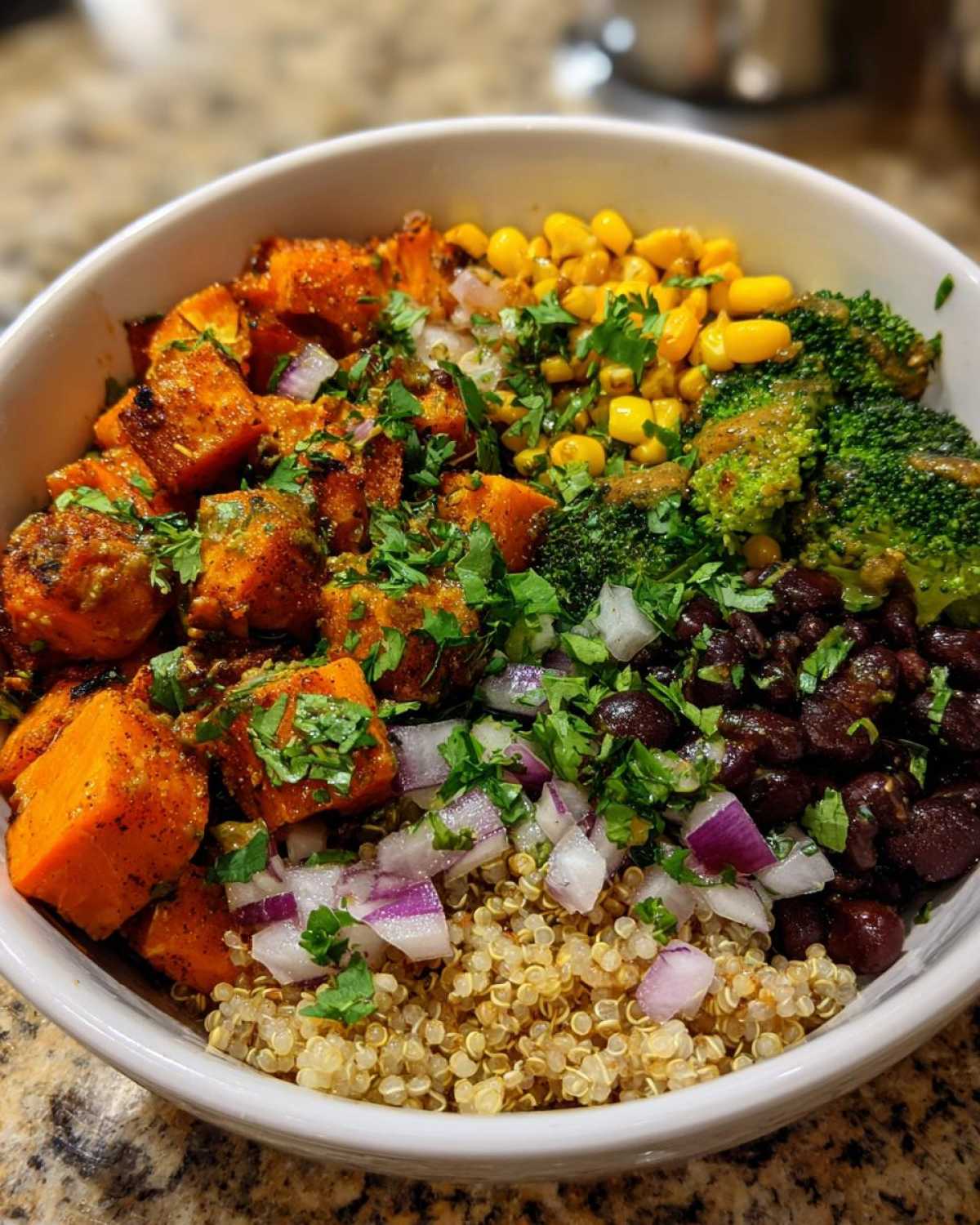 Quinoa Veggie Power Bowl - detail 3