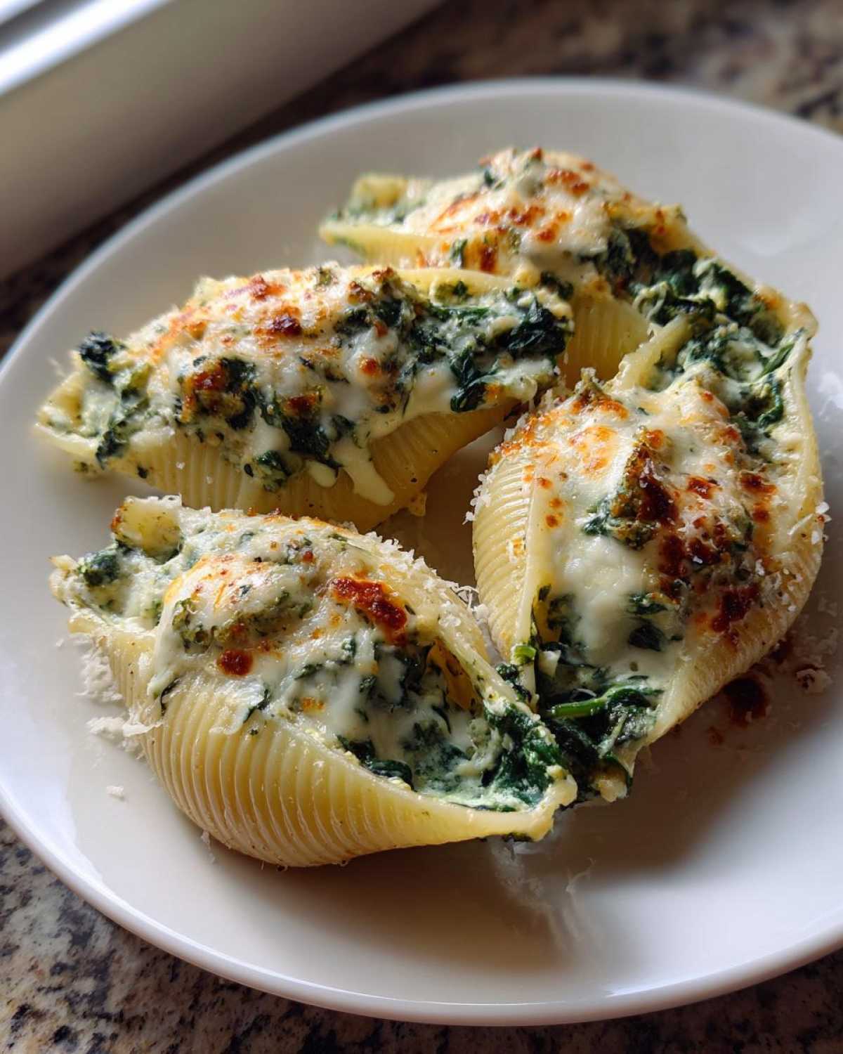 Spinach Pesto Stuffed Shells - detail 2