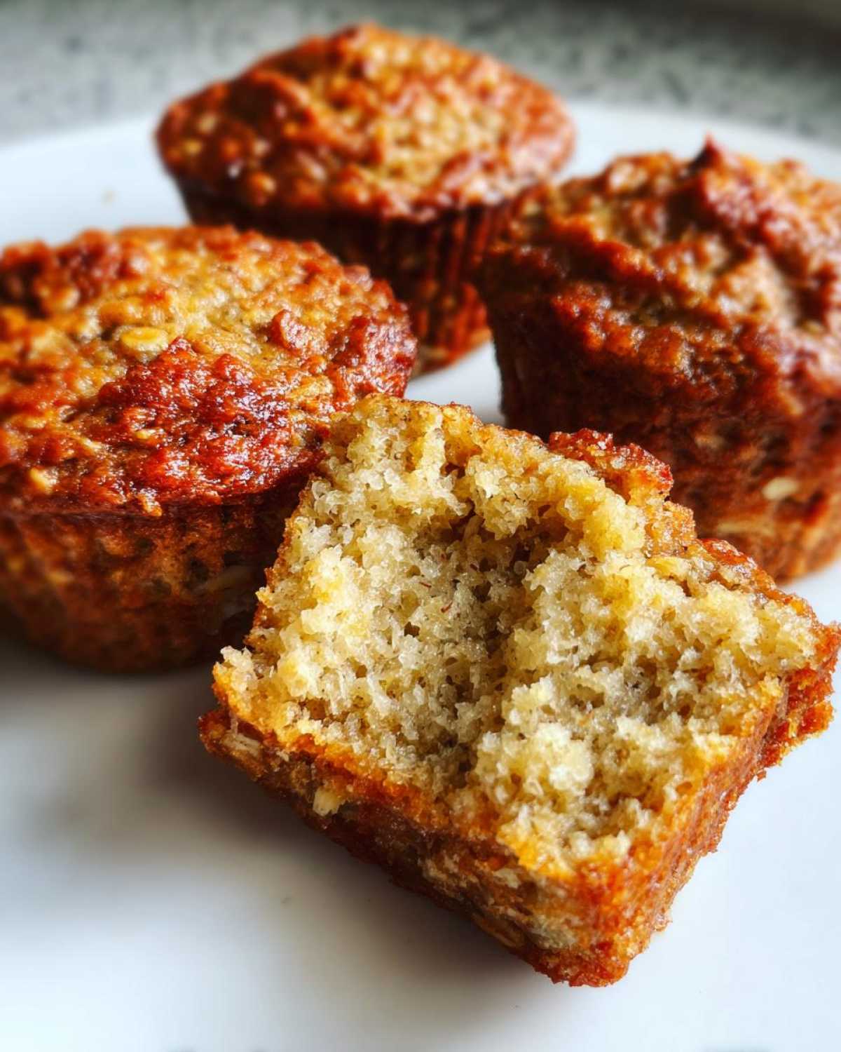 banana oatmeal muffins - detail 1