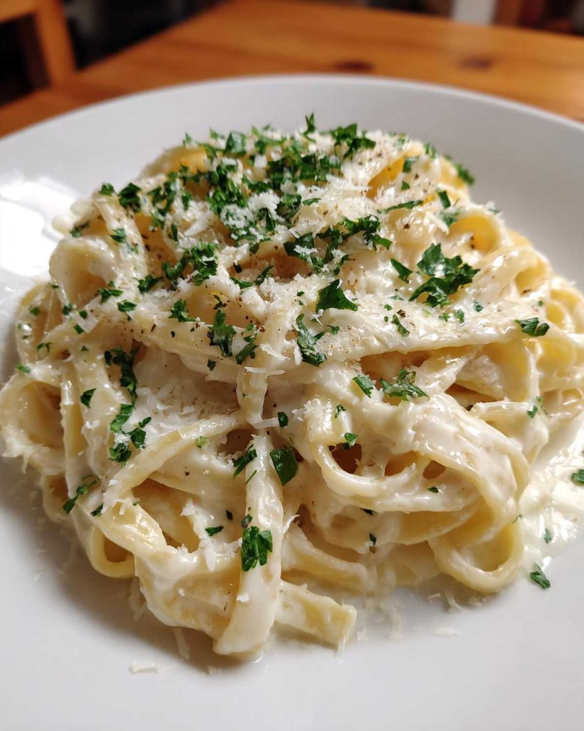 homemade alfredo sauce - detail 1
