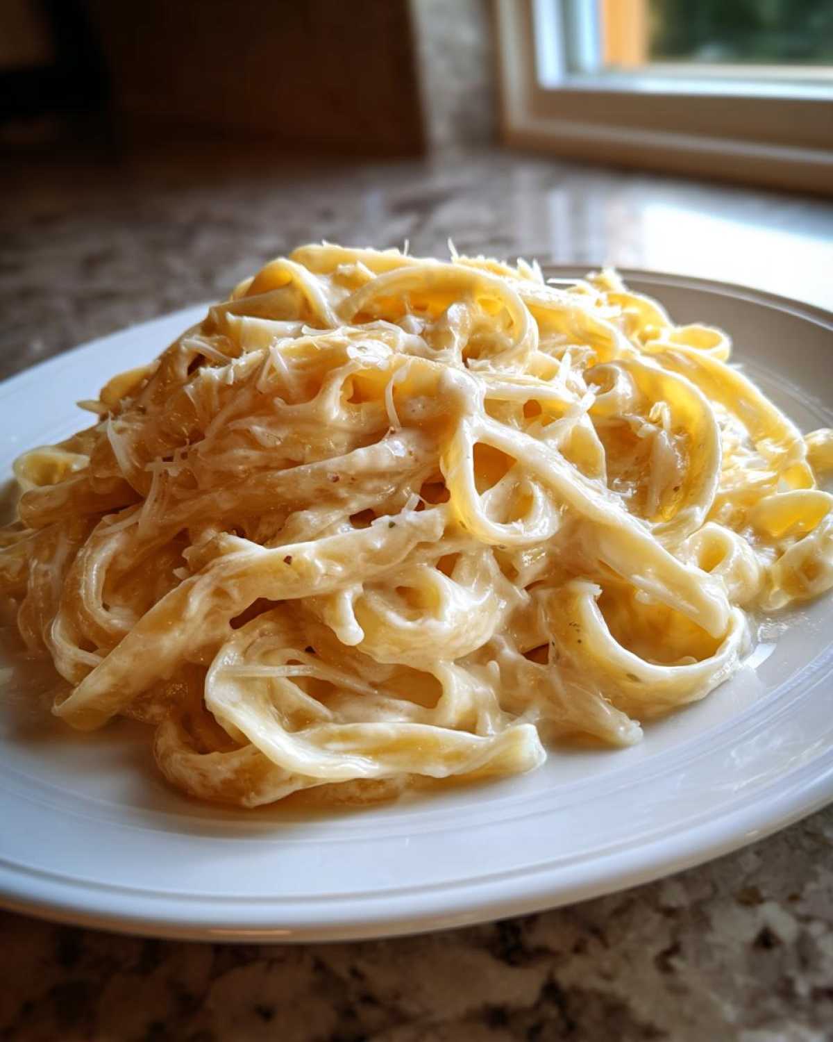 homemade alfredo sauce - detail 2