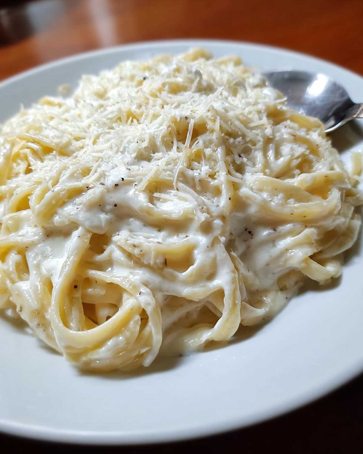 homemade alfredo sauce - detail 3