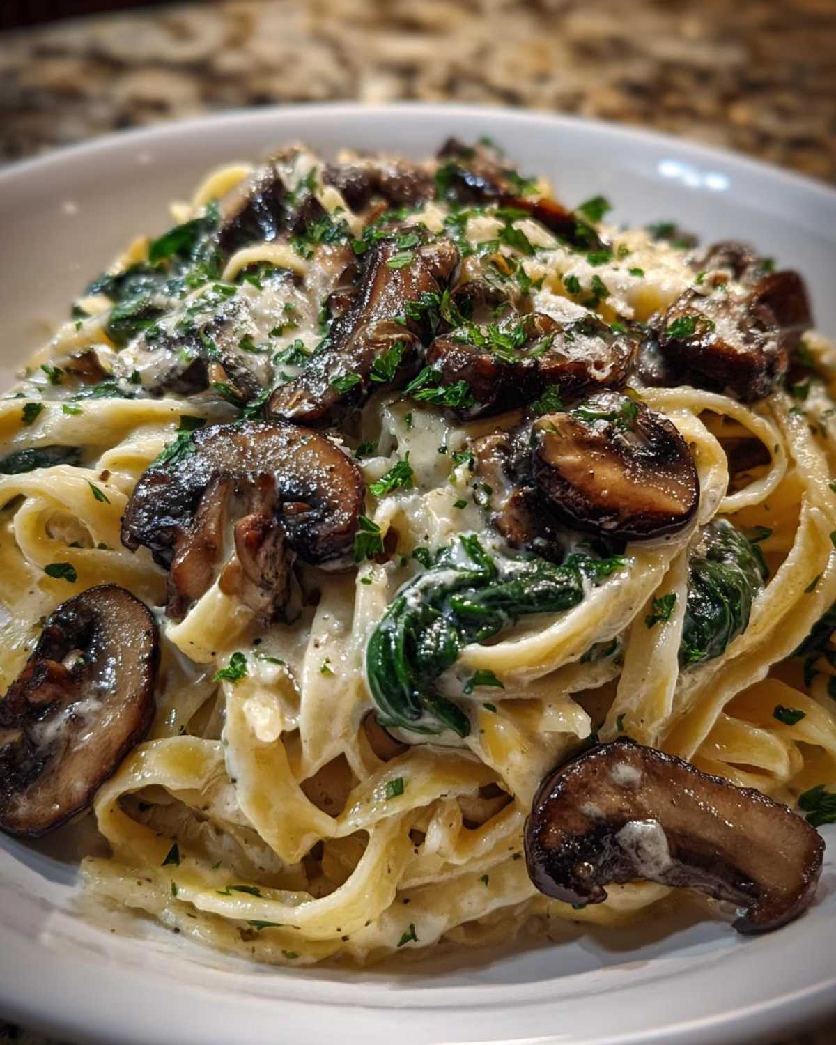 mushroom pasta - detail 1