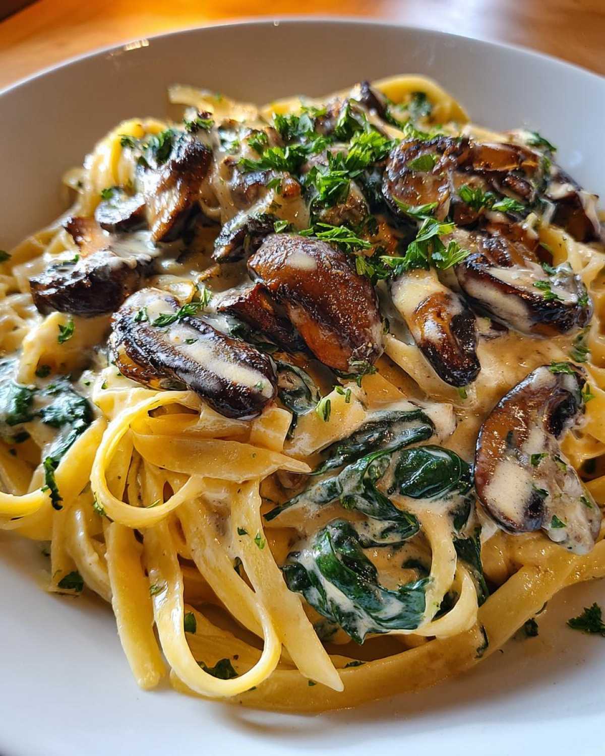 mushroom pasta - detail 4