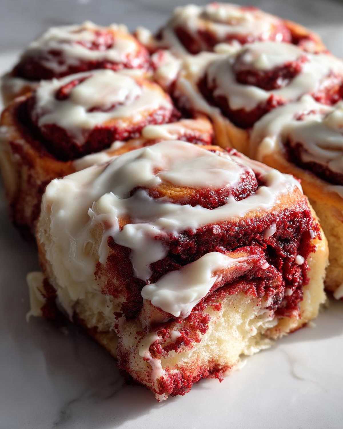 red velvet cinnamon rolls - detail 1